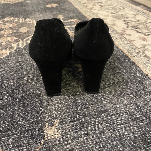 Stuart Weitzman size 7.5 heels - Picture 2 of 5